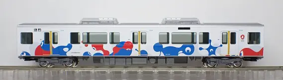 323系 大阪・関西万博ラッピング列車（ミャクミャク）が入線しました