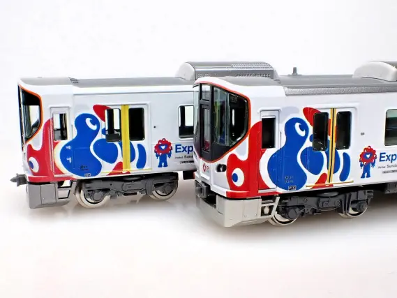 323系 大阪・関西万博ラッピング列車（ミャクミャク）が入線しました
