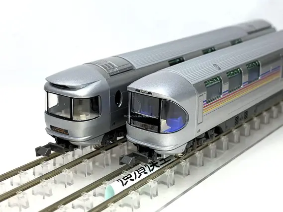 E26系「カシオペアクルーズ」入線です。 特製スリーブ仕様 KATO 10