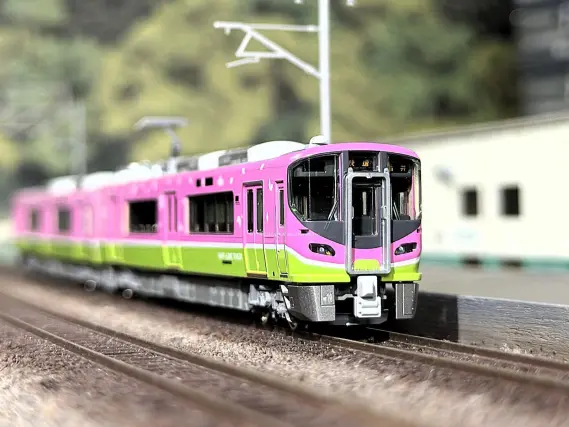 ハピラインふくい521系（フルラッピング編成）HF10編成が入線です