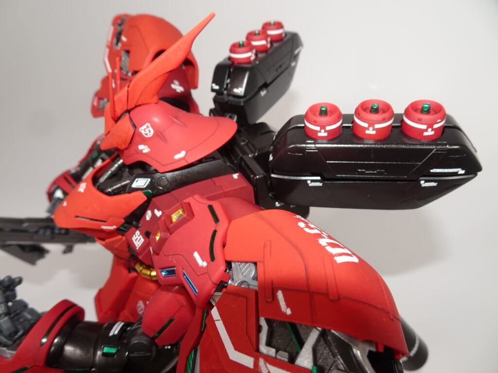 MG サザビーVer.ka を塗装作成しての完成編。可動は抜群です。