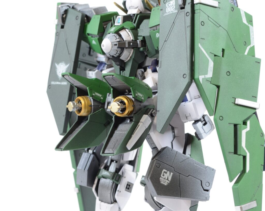 MGデュナメスを塗装して完成、ポージングやギミックを画像確認