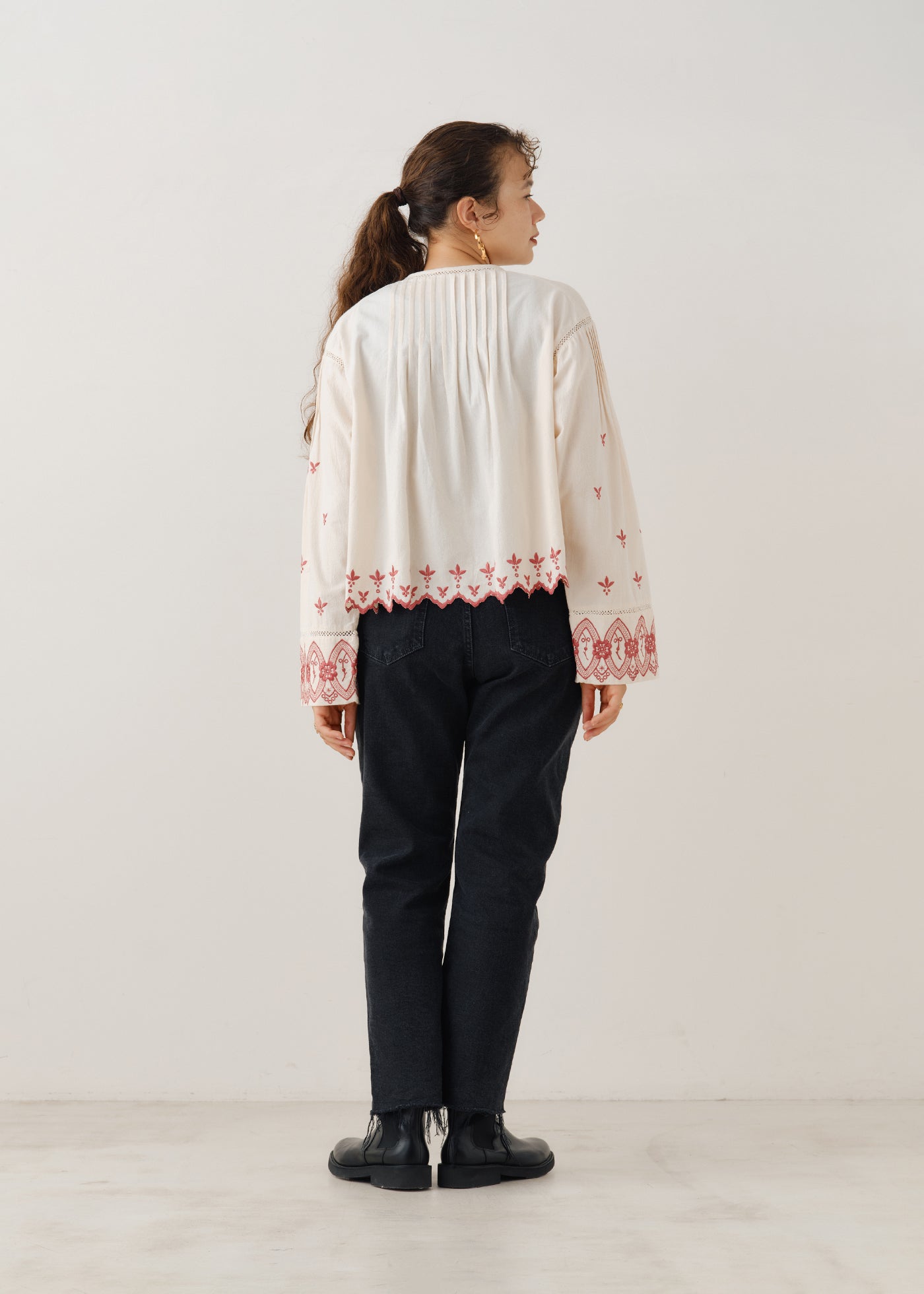 Crimp Cotton Anglaise Embroidery Top | Pasand by ne Quittez pas