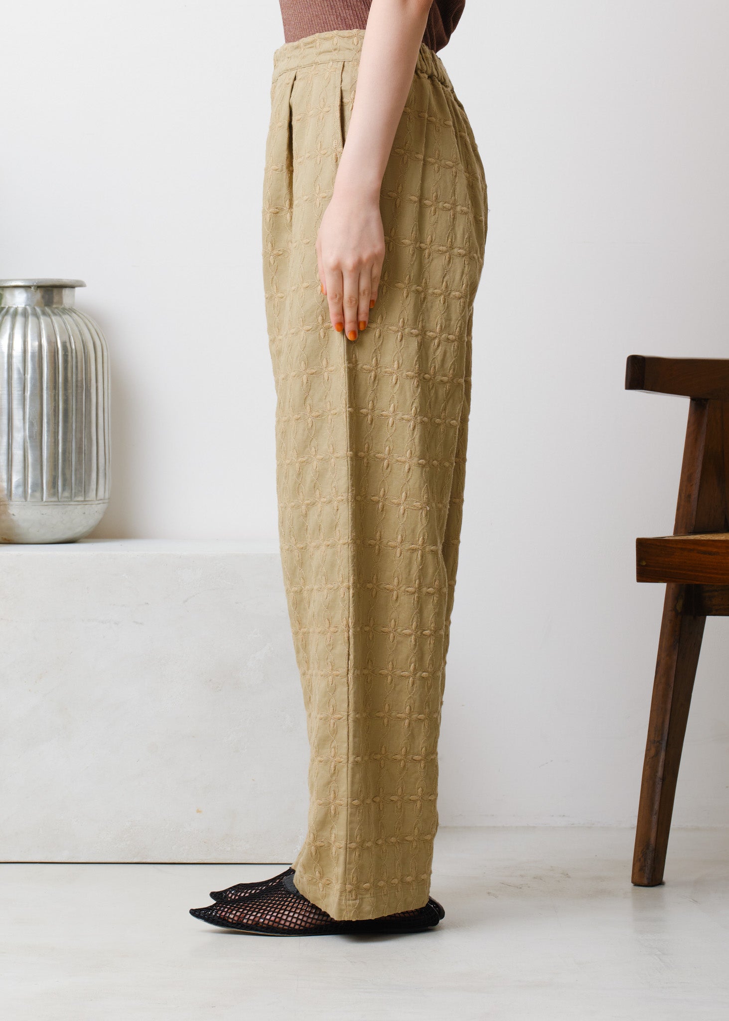 Cotton Linen Twill Flower Embroidery Pants | Pasand by ne Quittez