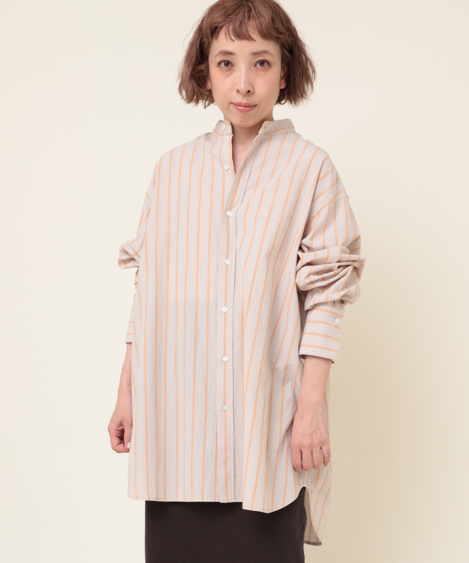 B2777 スタンドカラーストライプシャツ(M グレージュ/オレンジ