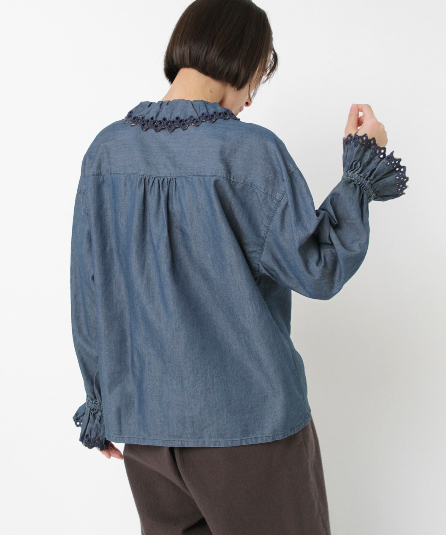 B2929 インディゴシャンブレーフリルシャツ(F インディゴ中加工