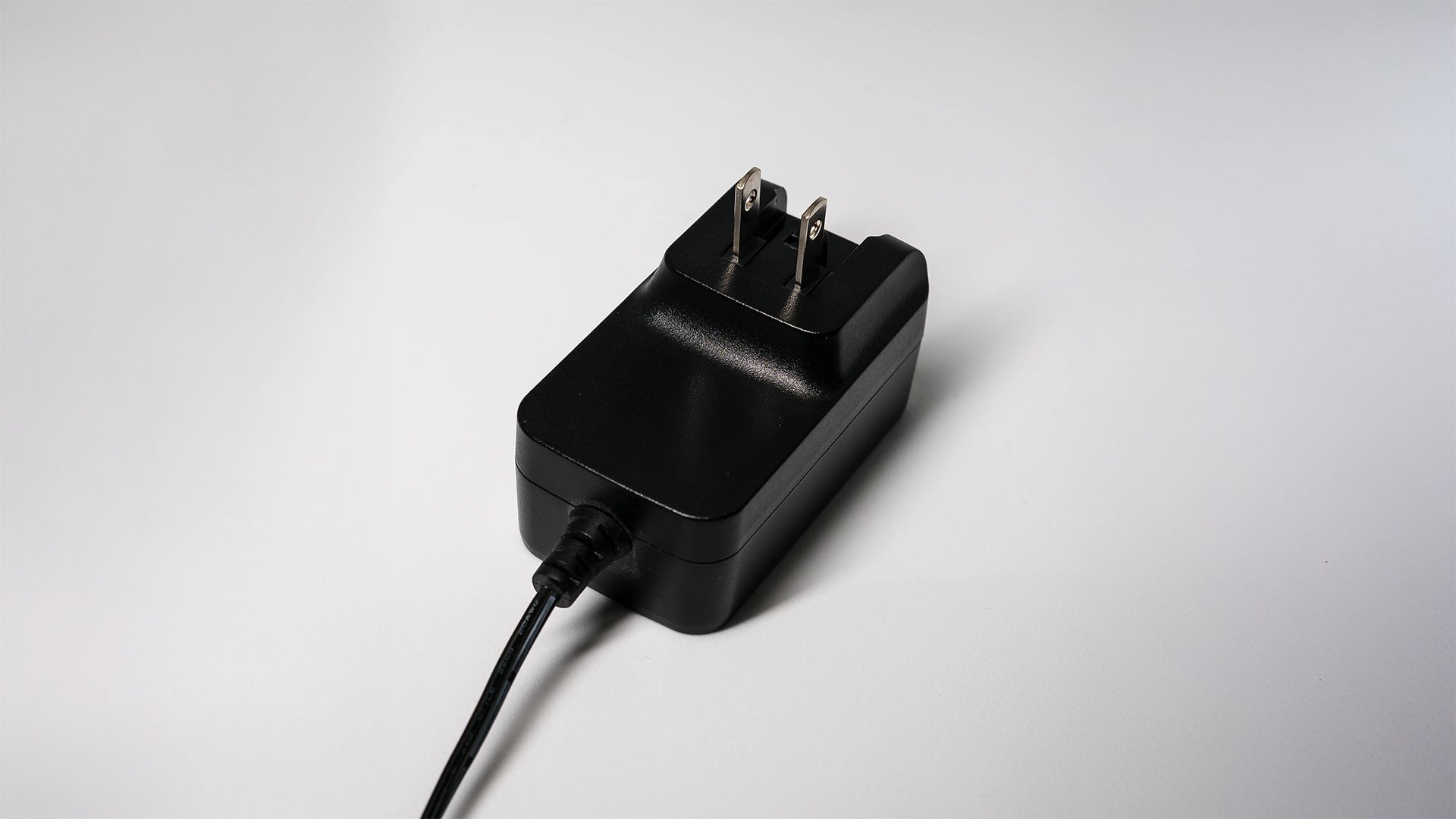 Quad Cortex 付属品 電源アダプター、ケーブル、保証書、箱 Quad