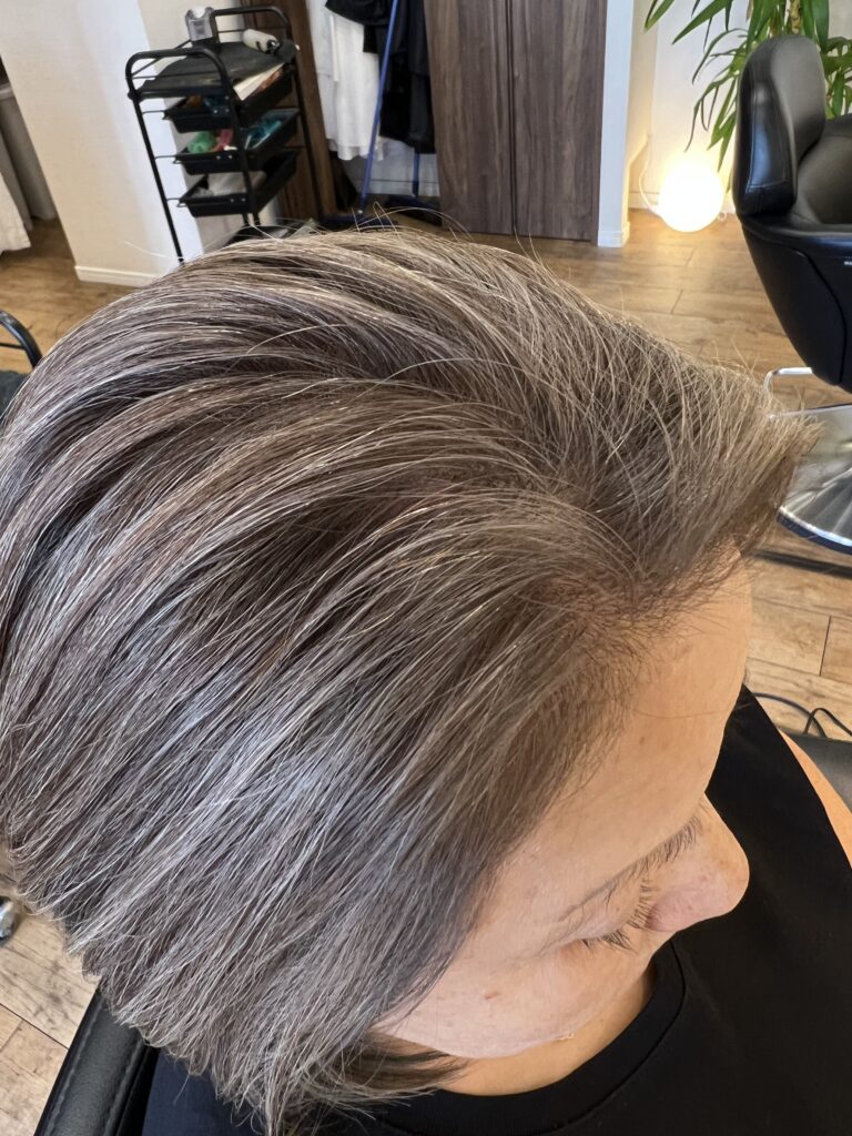 白髪をぼかす明るいカラーリング⭐︎｜白金台 白金高輪の美容室