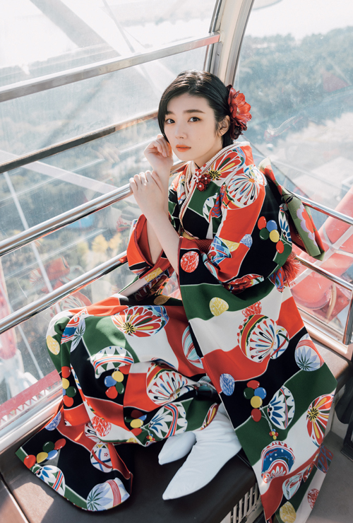 咲き誇る、青春。」櫻坂46・森田ひかるが表紙を飾る新スタイルフォト