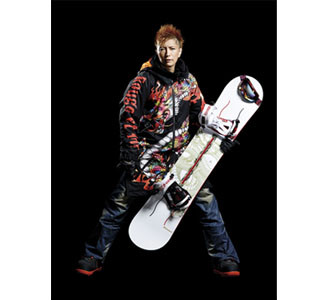 GACKT×KISSMARKで、迫力ある「龍」デザインのスノボアイテムが新登場