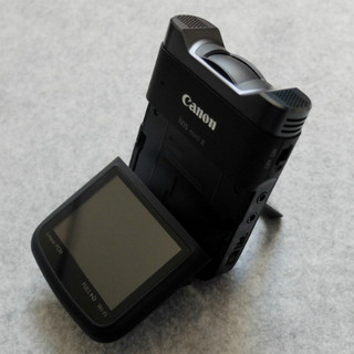 超広角撮影でセルフィーも楽しめる! キヤノンのデジタルビデオカメラ