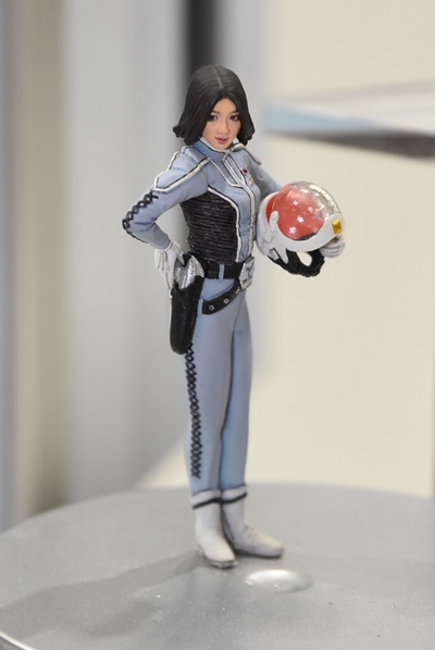 ウルトラセブン』アンヌ隊員フィギュア付きウルトラホーク1号がプラモ