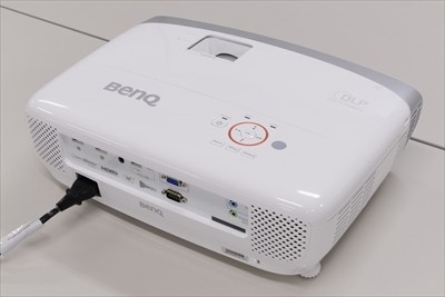 狭い部屋でもゲームを大画面で楽しみたい! - ホームシアター