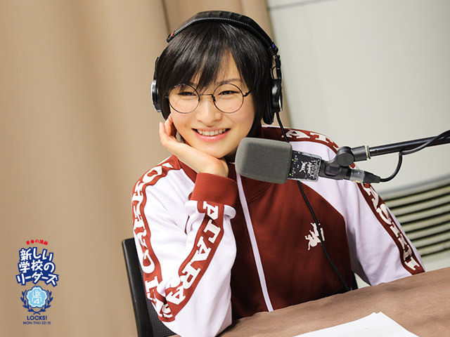 新しい学校のリーダーズSUZUKA「隣の謎の汗だくのおっさんと一緒に