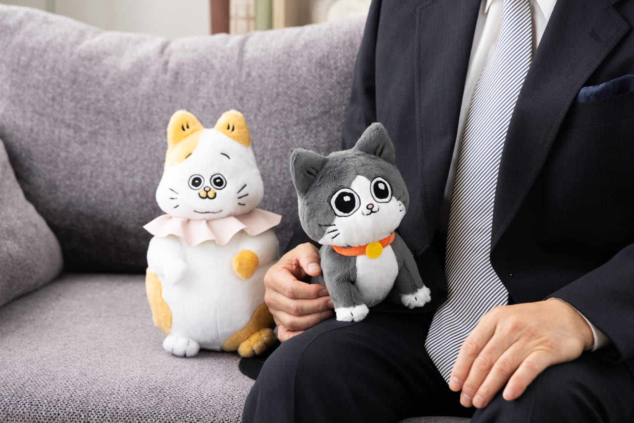ねこに転生したおじさん』の「プンちゃん」と「てぷちゃん」の等身大