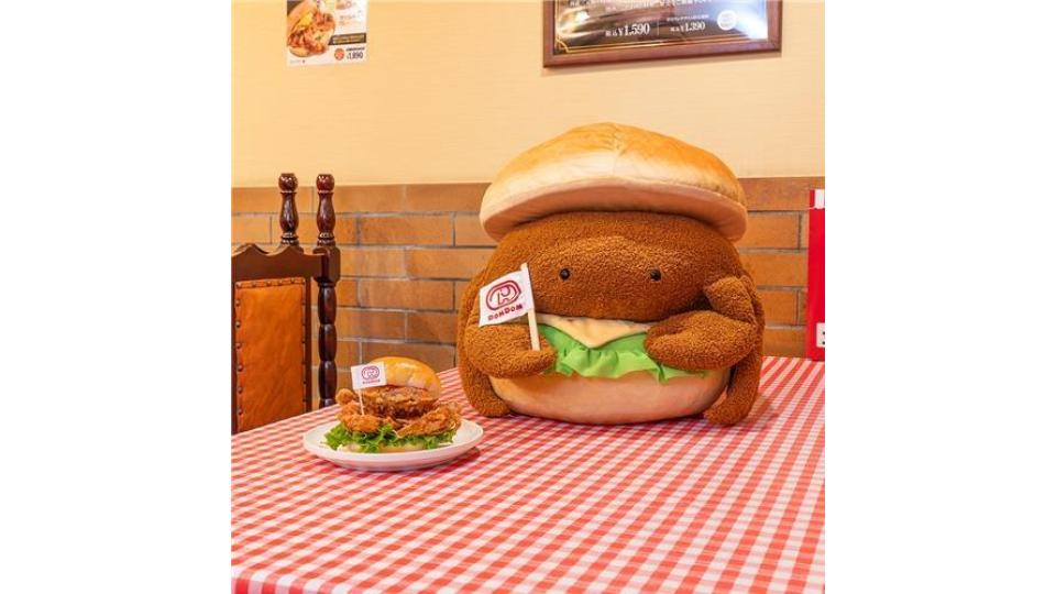 タイトーくじ ドムドムハンバーガー」12月6日から順次発売へ。約40cmの