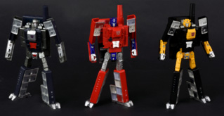 auの「INFOBAR」が超ロボット生命体「トランスフォーマー」に! 変形