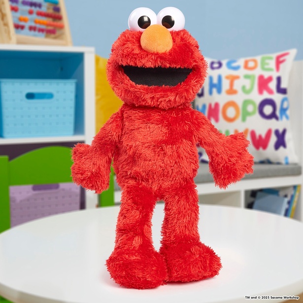 動いて笑うエルモとクッキーモンスター!?セサミストリートの仲間たちの