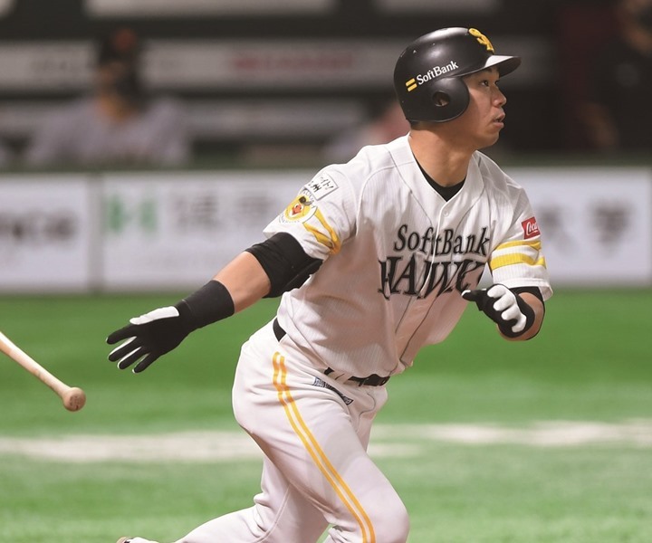 ソフトバンク・長谷川勇也インタビュー 打撃も思いも、シンプルに