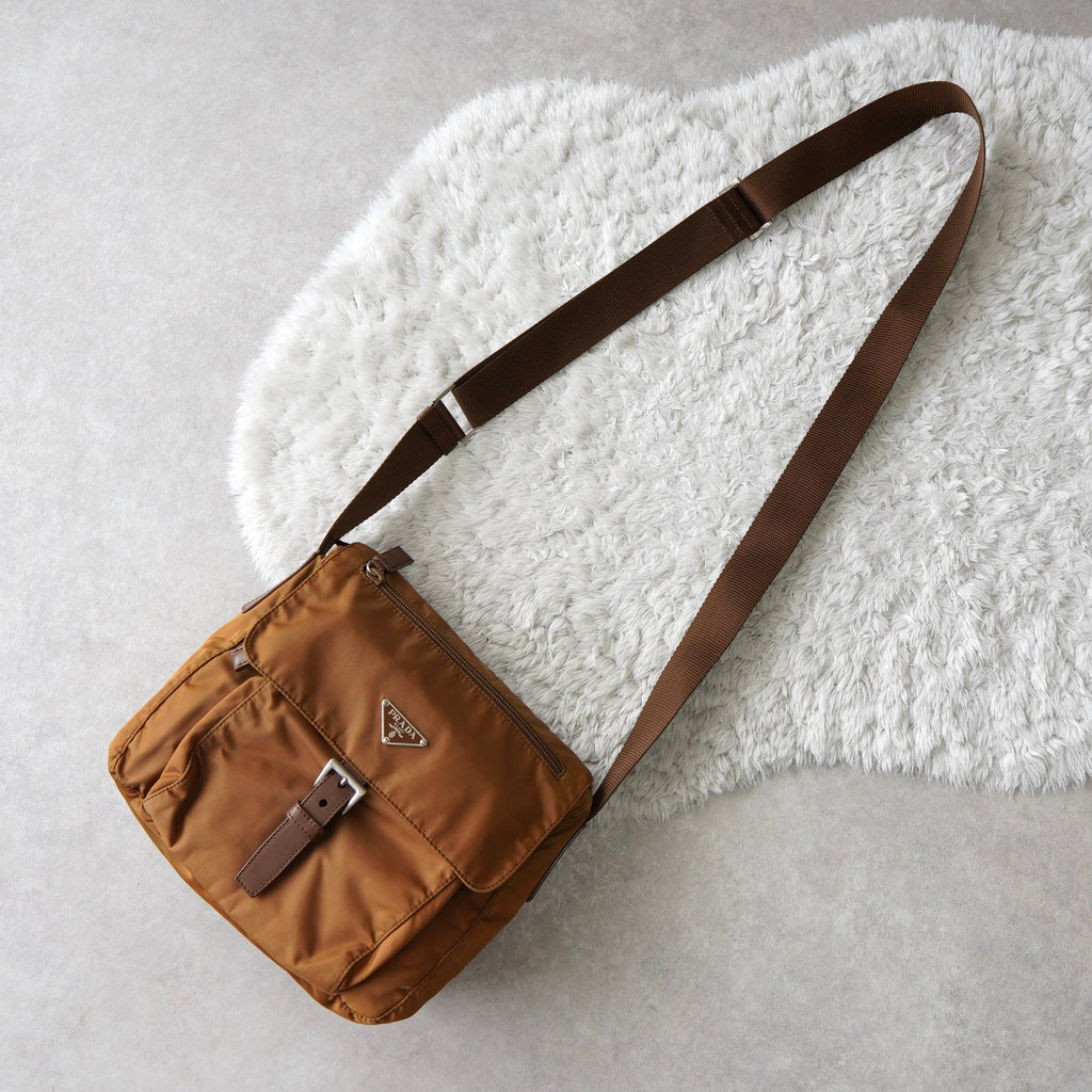 プラダ ポコノ テスート ナイロン ショルダーバッグ ブラウン