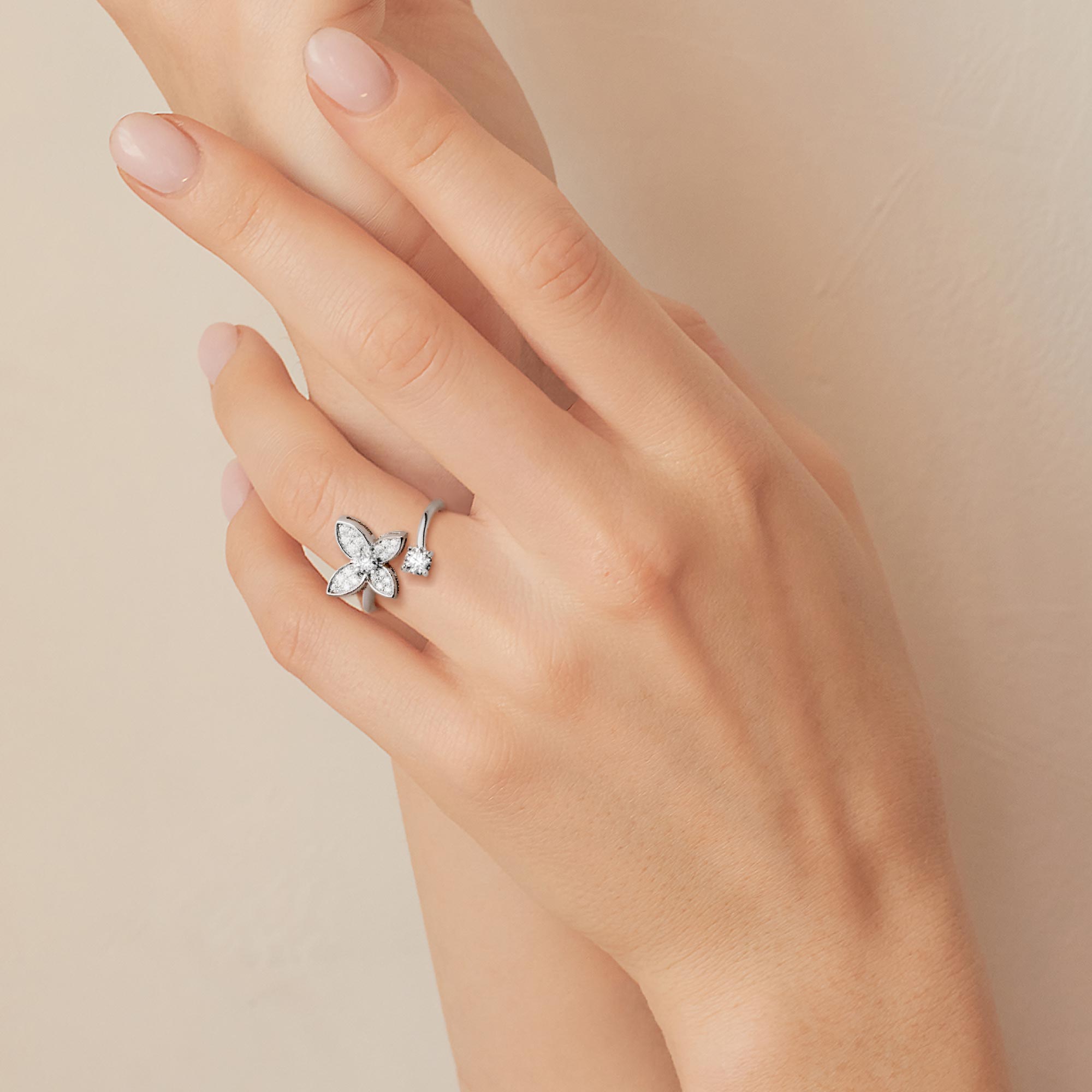 0.56ct モアサナイト バタフライ ソリティア パヴェ リング シルバー