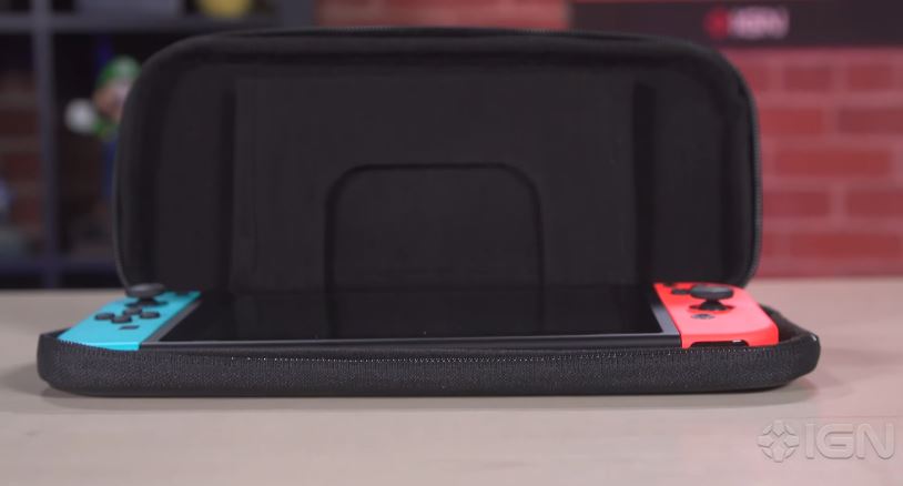 Nintendo Switch本体」のためにケースを購入したほうがいい？ それとも