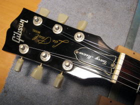 ギブソン・レスポール - ネック折れ、接着、塗装 - ギターリペア