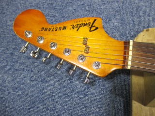 Fender Mustang - ナット交換｜セットアップ - ギターリペア・ベース