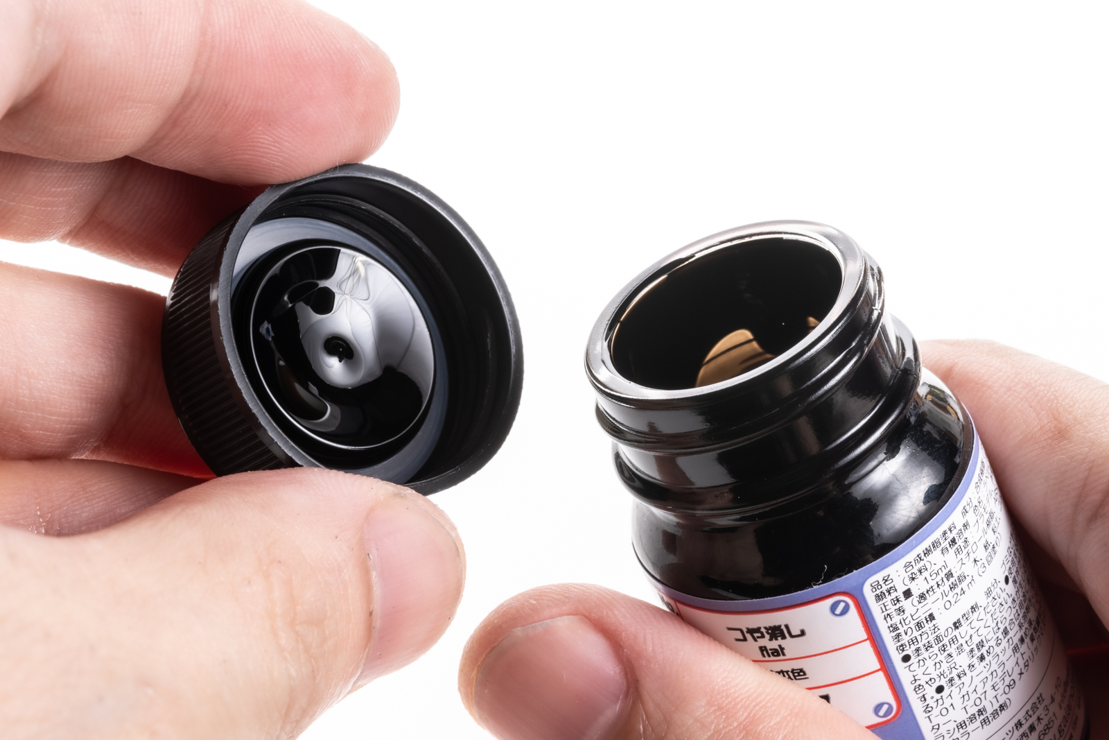 その違いを見極めろ！ガイアノーツ製塗料の「フタ」が念願の