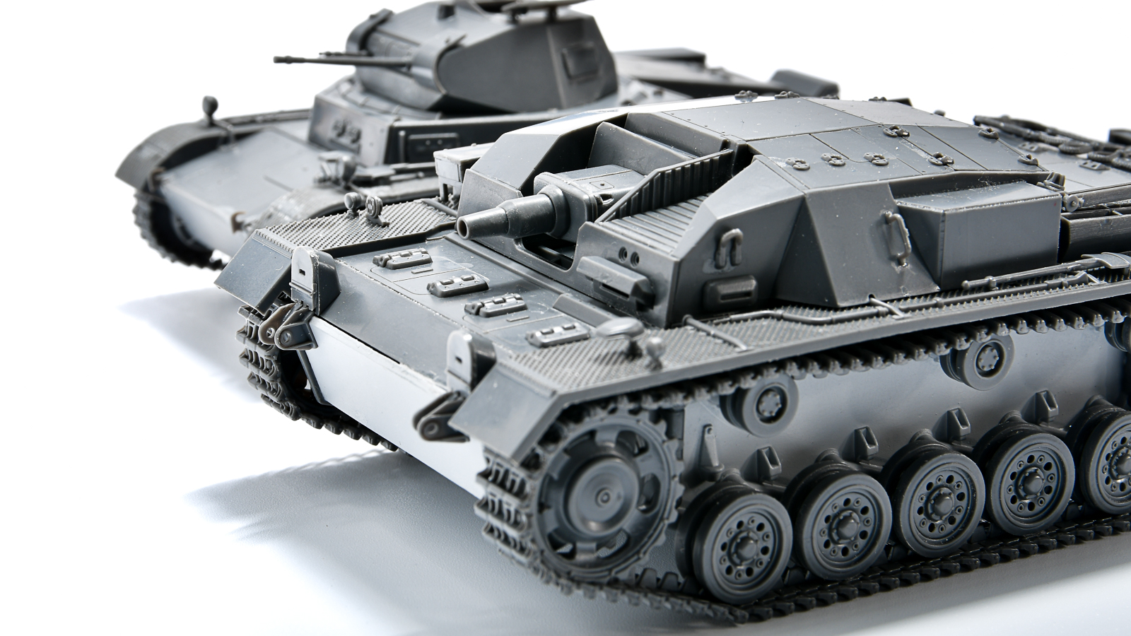 手頃なタミヤ1/48MMで戦車とは一味違う「突撃砲」デビューしちゃおうぜ