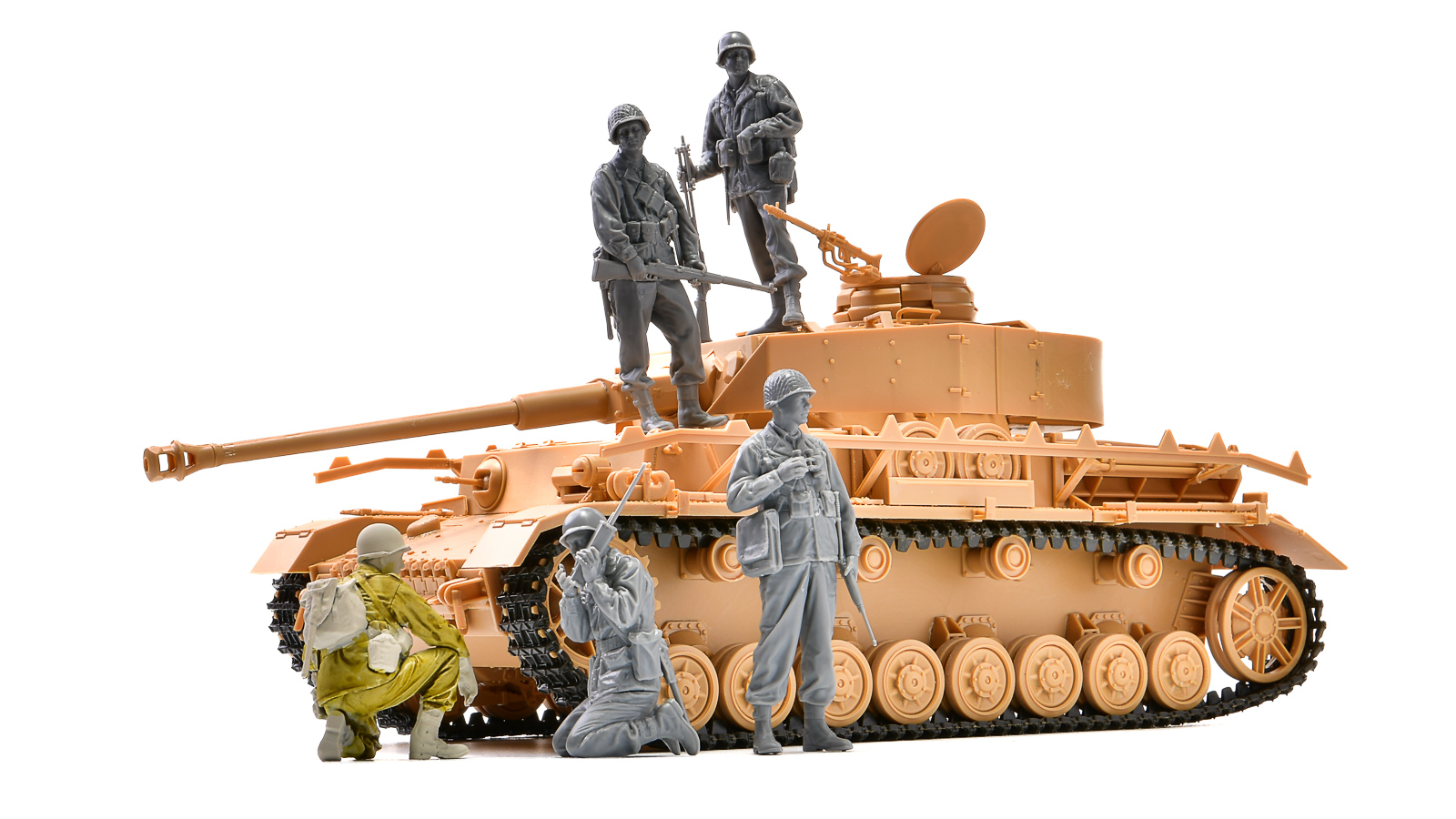 戦車が最高のジオラマベースになっちゃう／タミヤのド定番、IV号戦車J