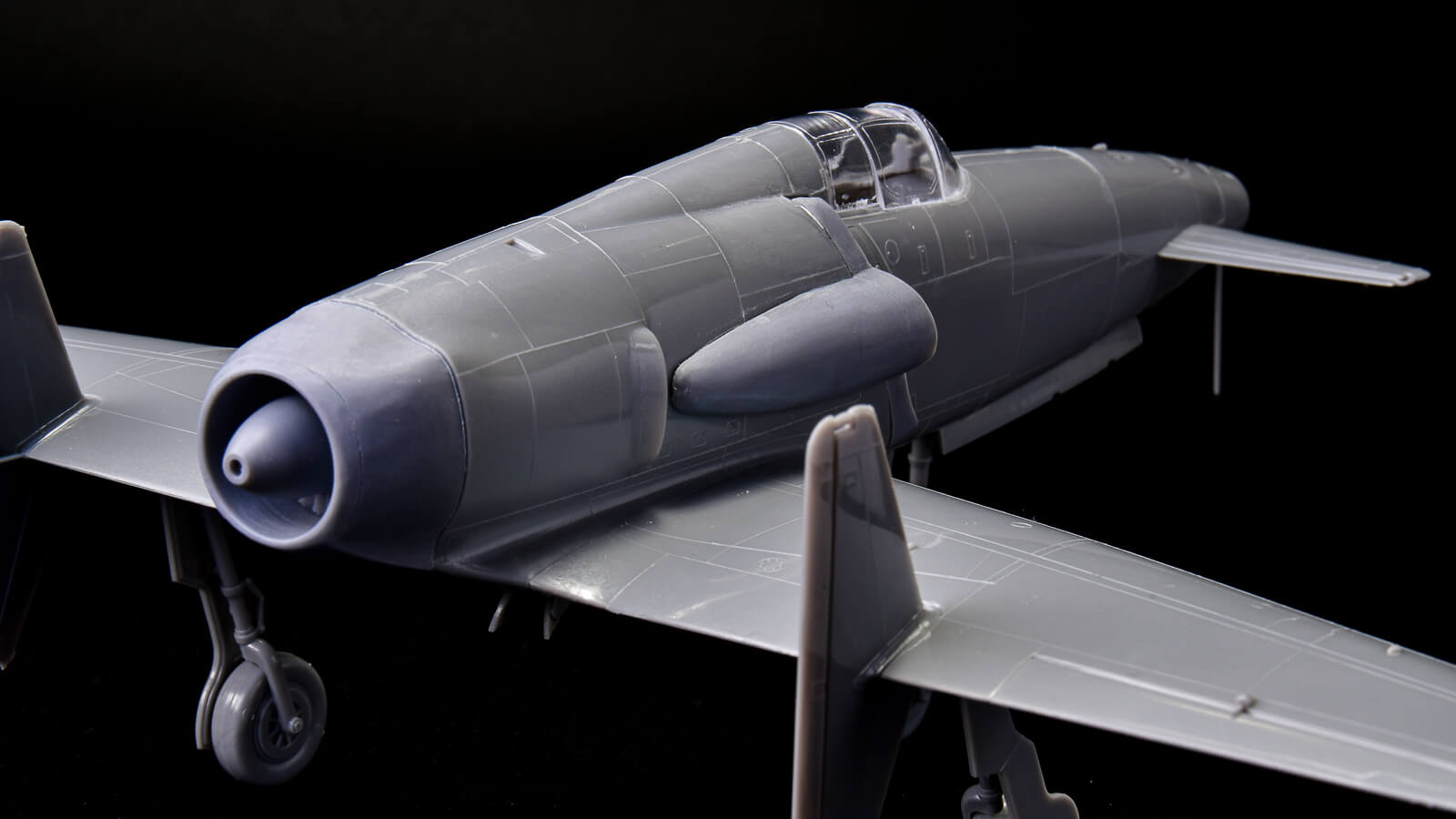 花金だ！仕事帰りに買うプラモ。極上の凸モールドプラモを架空