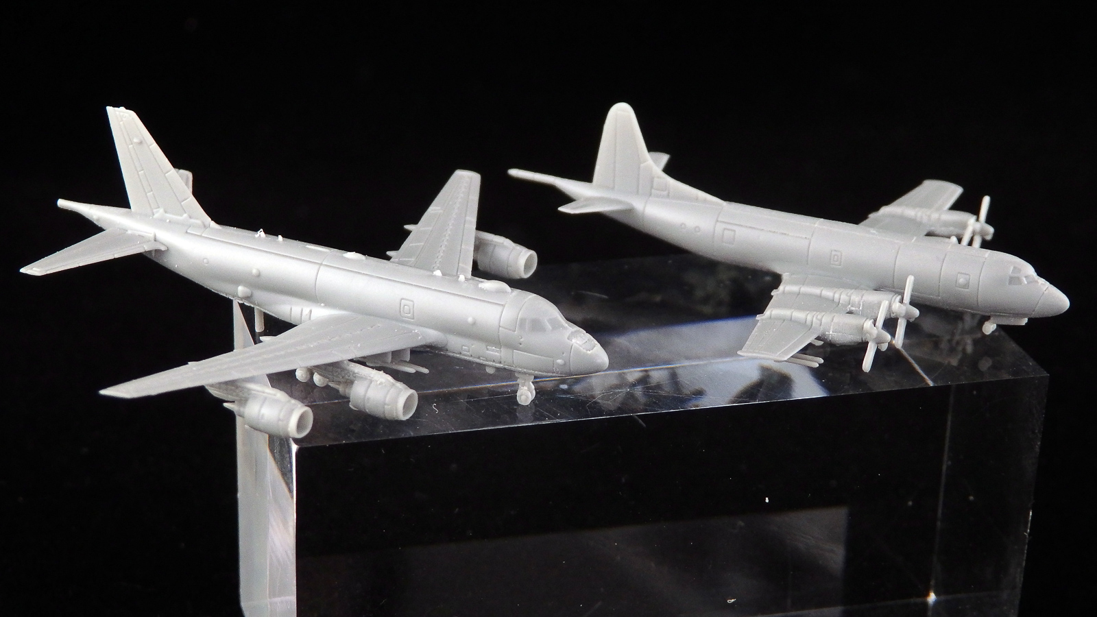 これでもかとディテールが詰め込まれた1/700ヒコーキプラモに感激