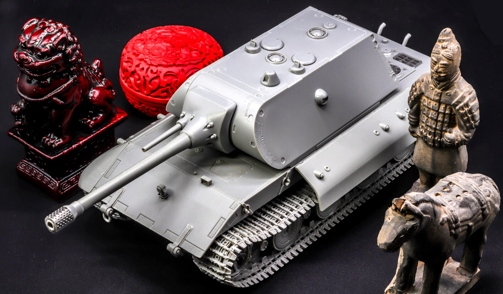 異国の酒と重戦車のプラモデル／ドラゴンのE-100超重戦車 | nippper