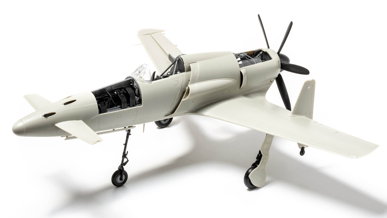 圧倒的解像度の中身で魅せるプラモデル／造形村のビッグスケールな震電