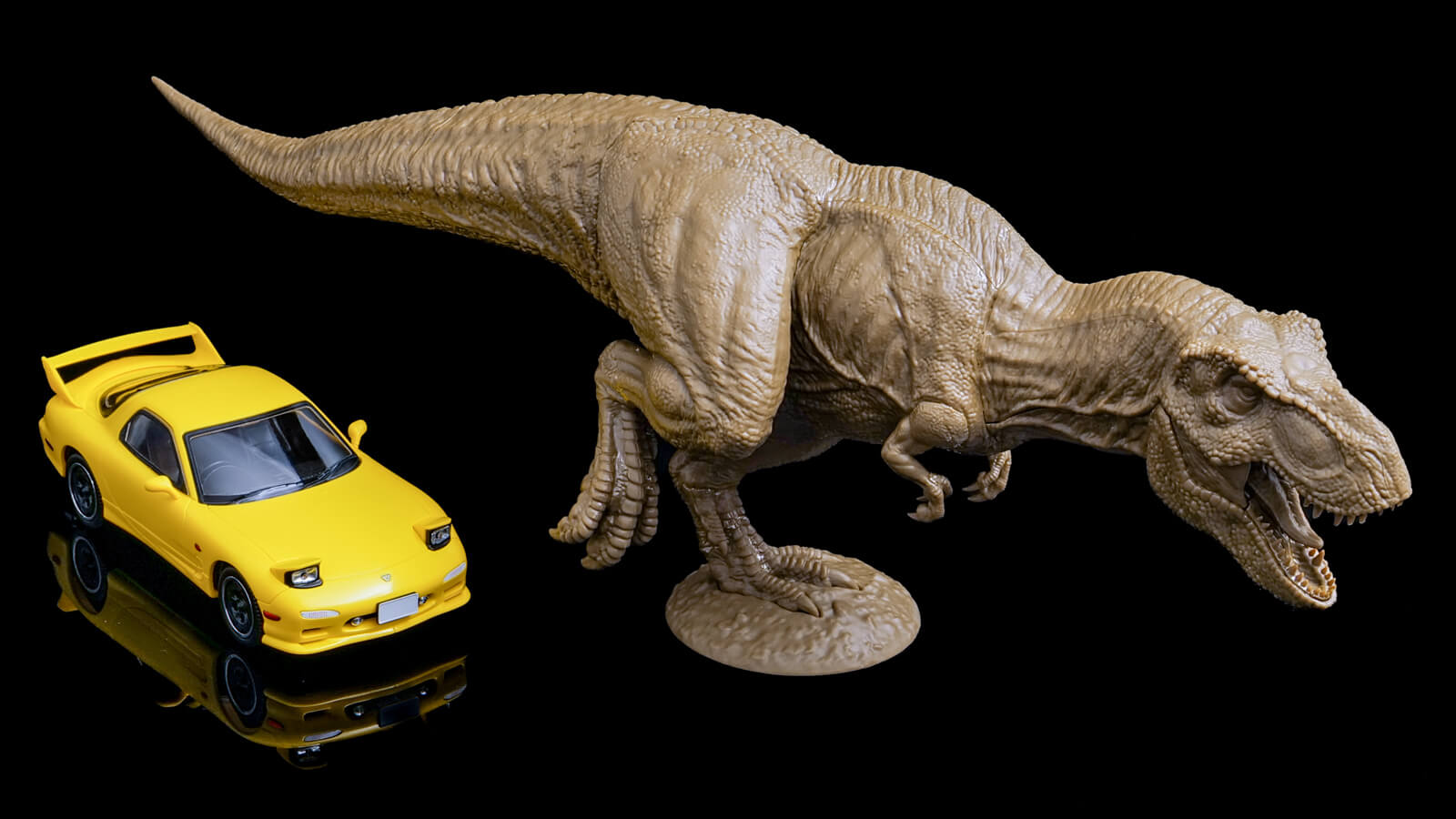 ジュラシック・パークのティラノサウルスが、プラモデルで発売され