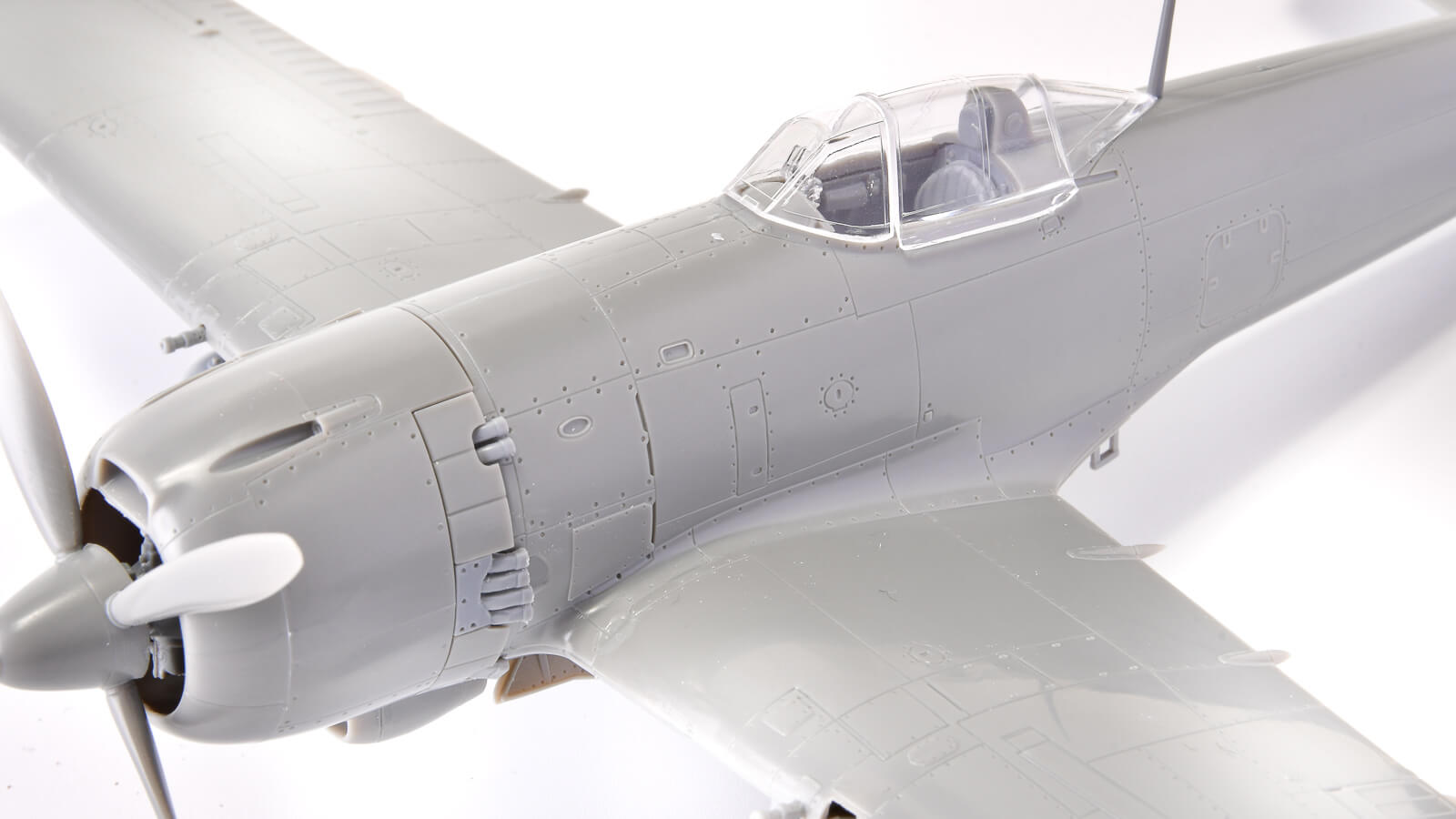 花金だ！仕事帰りに買うプラモ。内側も外側も凄いハセガワの超傑作