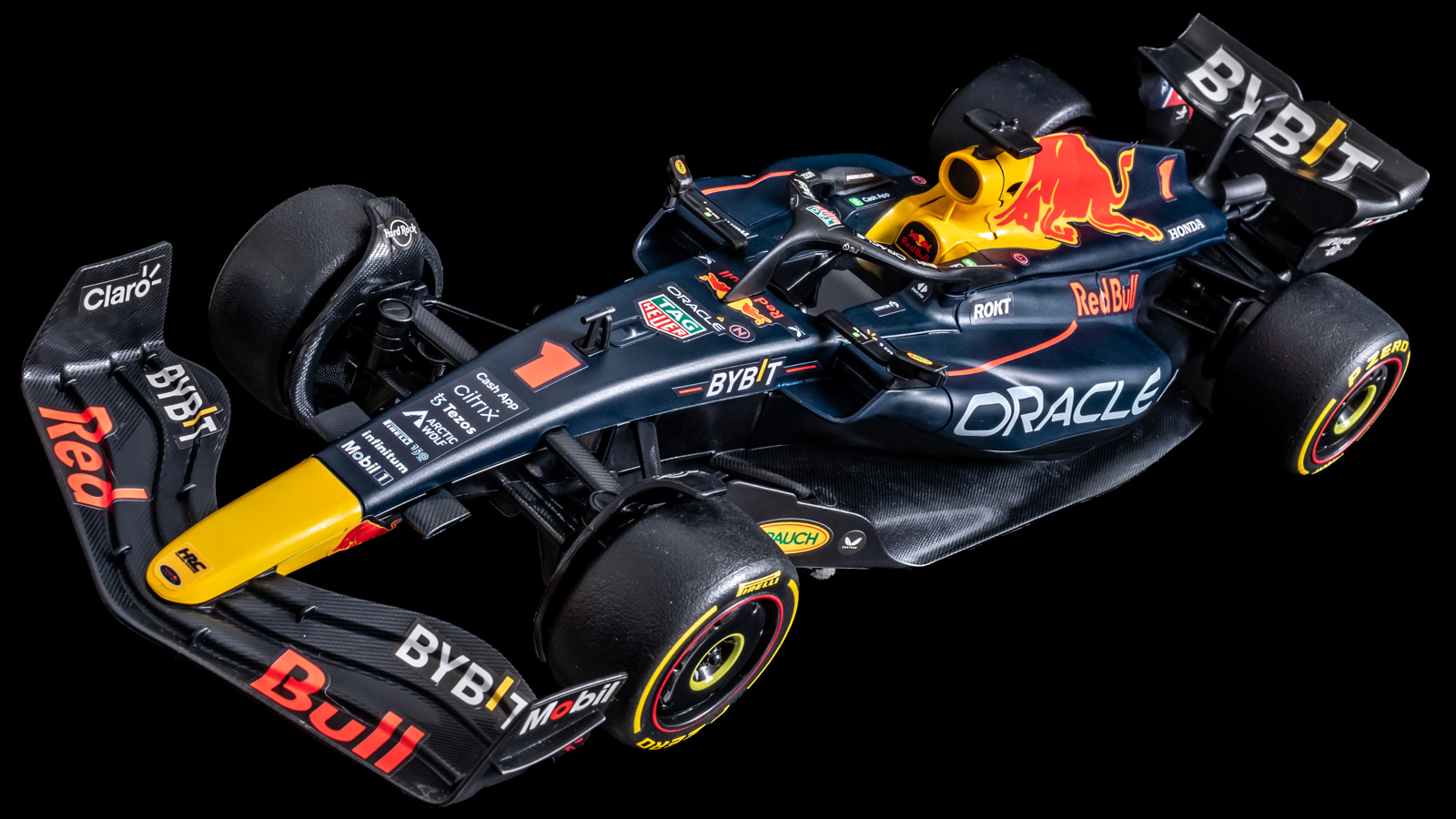 自分で組むから愛おしい！／童友社が贈るプラモデルキット RB19を完成