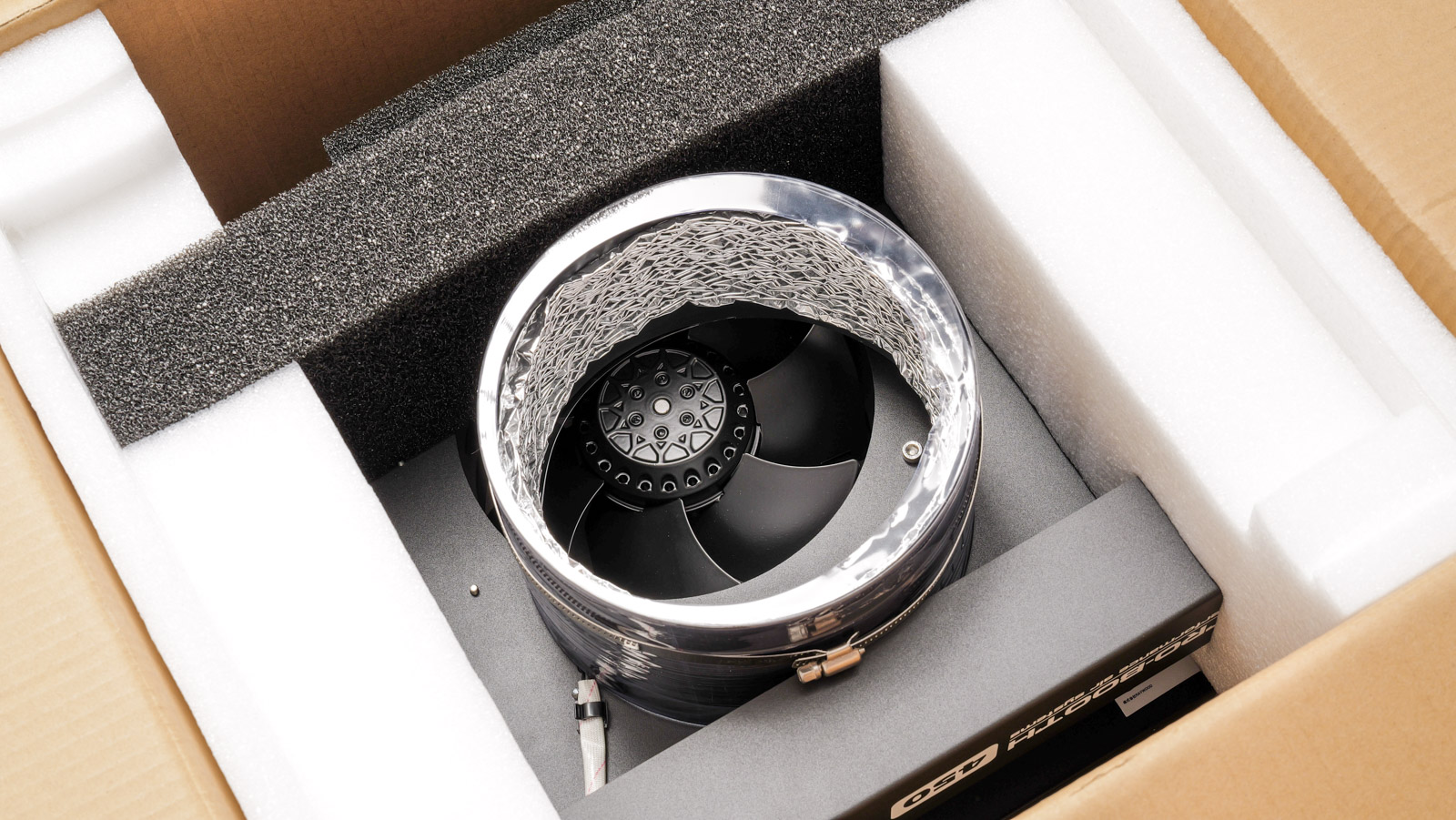 新世代の塗装ブースは大風量とシックなデザインが勝利の鍵！／ニトロ