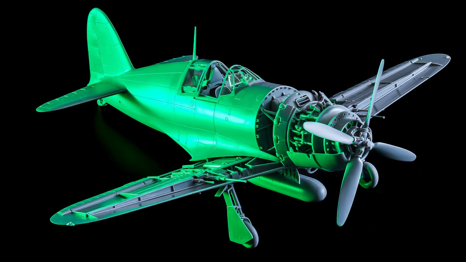 究極の雷電はあなたの年末年始を輝かせる最高の飛行機模型！「SWS 1/32