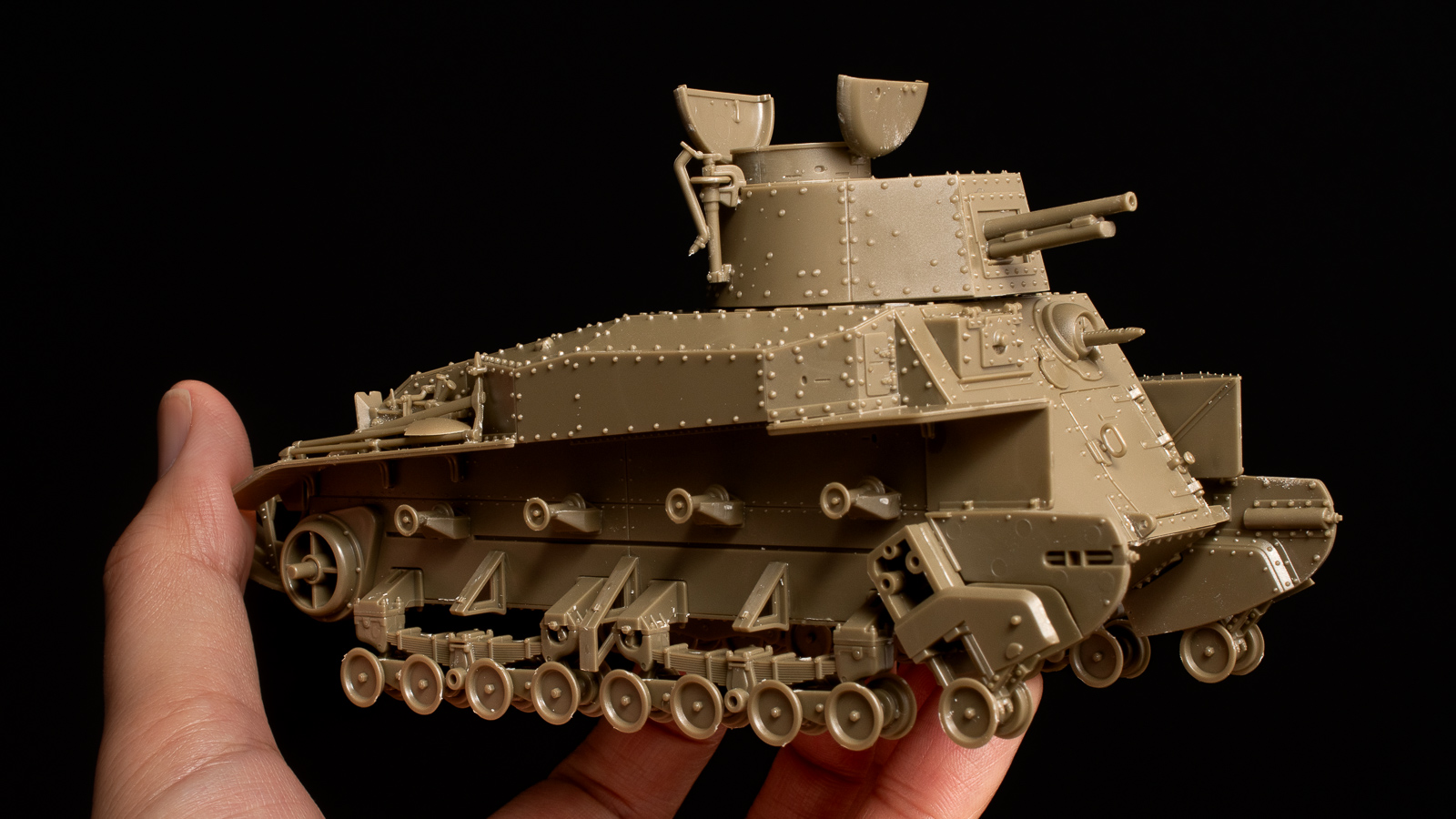 戦車模型製作をさらに楽しくしてくれる「作りやすさ」と「安心感