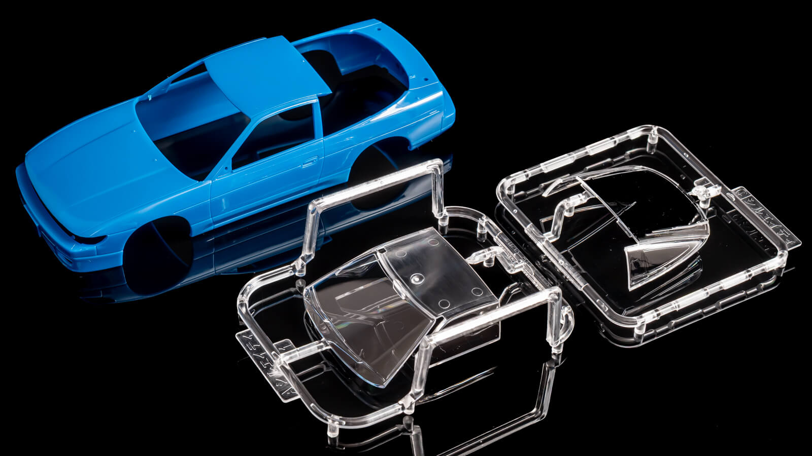 楽プラに激震走ってます／カーモデルの灯火類に起きている「シール革命