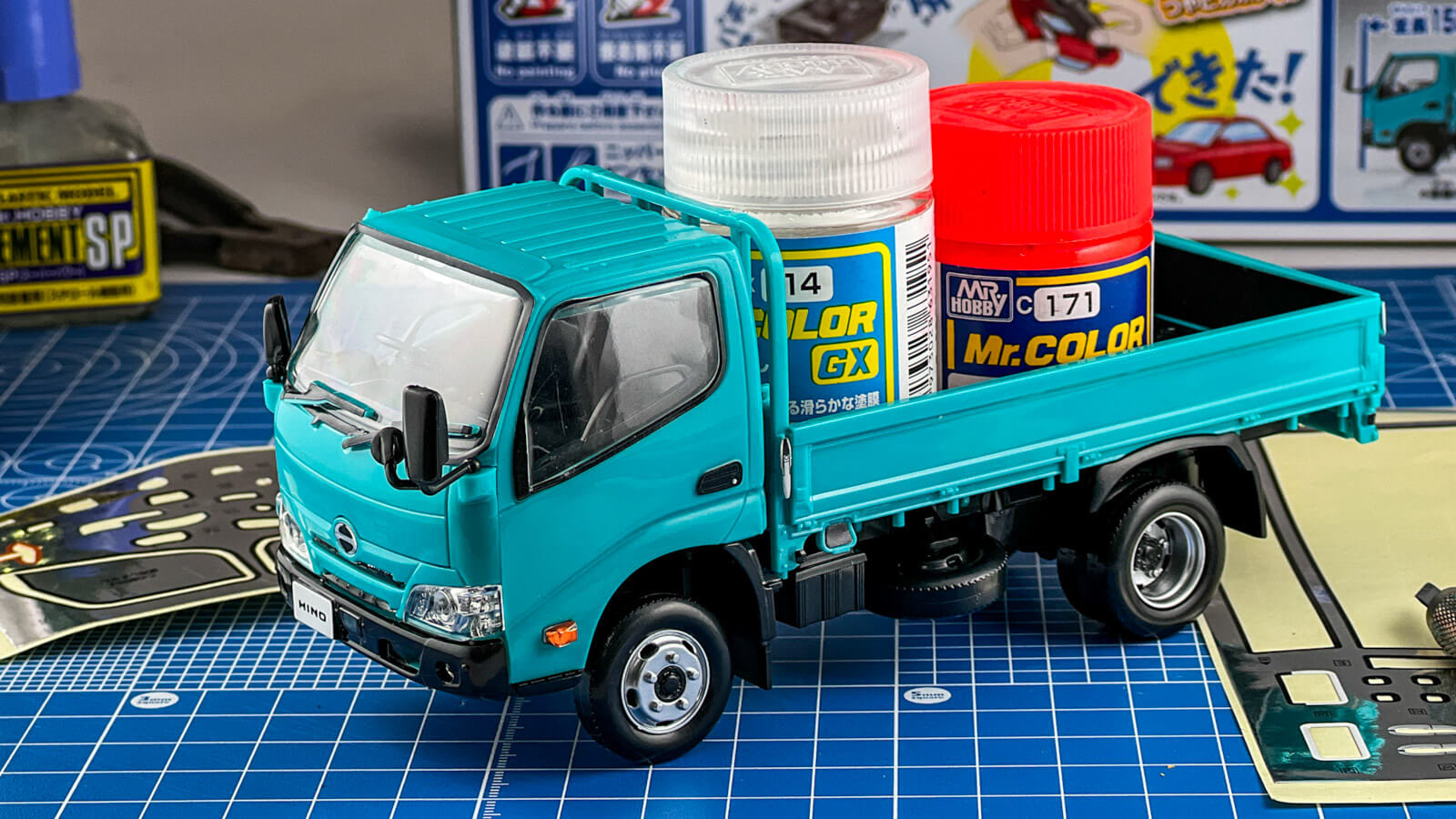 レビュー】何を載せるかさえ楽しくなるプラモデル／アオシマ 日野