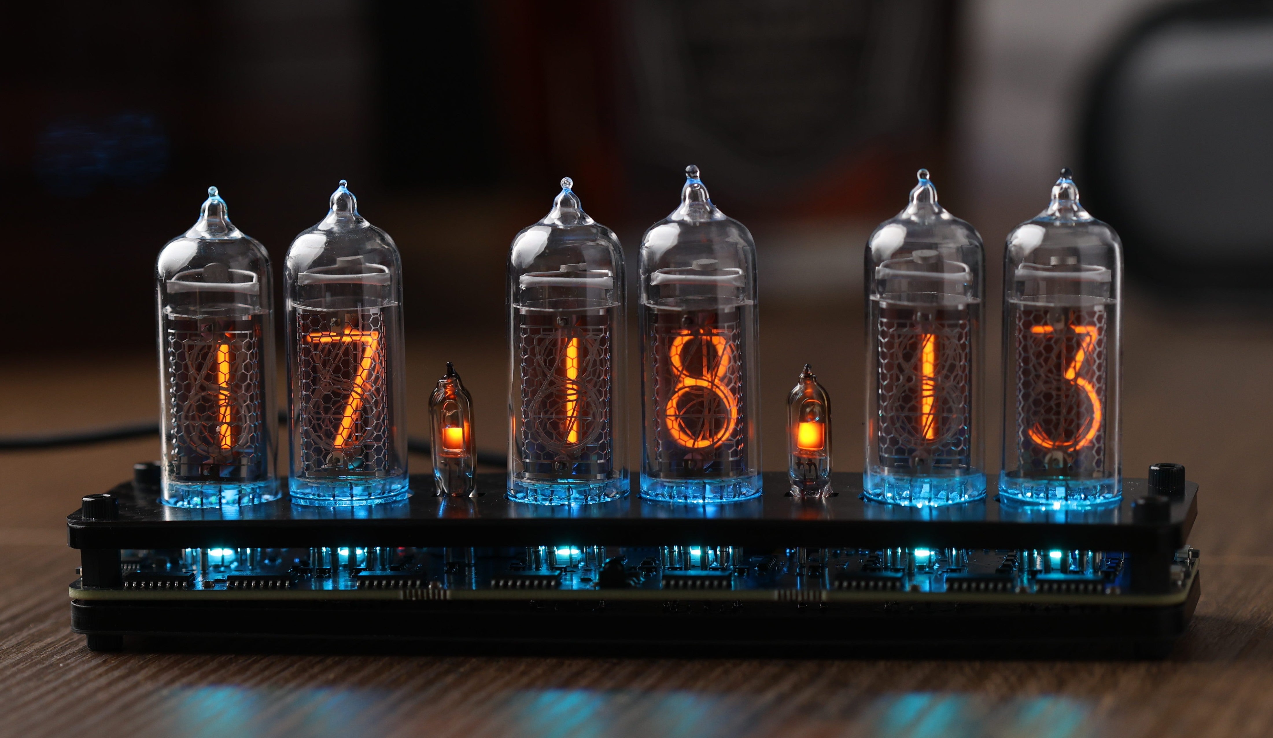 IN-14 6- digits Nixie clock. Carbon fiber cover case. With