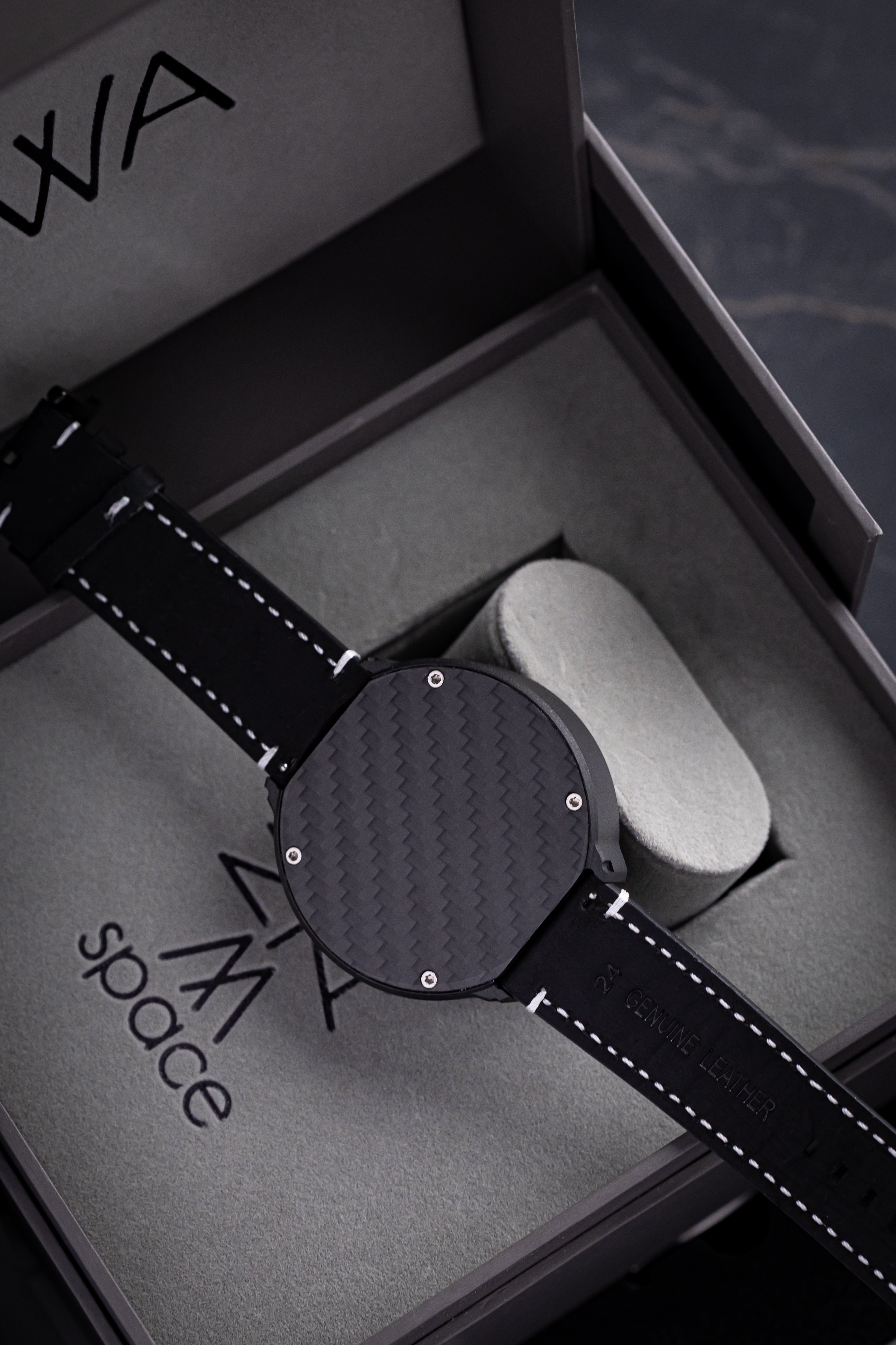 NIWA Nixie watch V 2.0 - Titanium Barnard 68 – NIWA Watches store