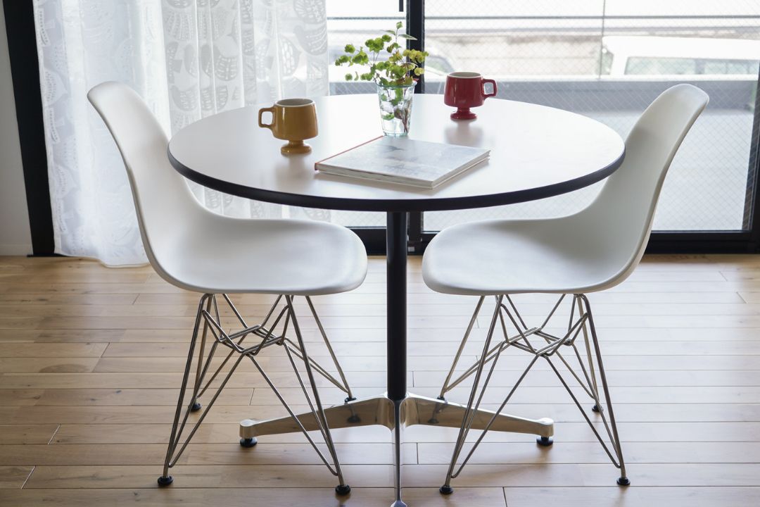 時代を超えた逸品！ミッドセンチュリーを象徴するイームズシェルチェア