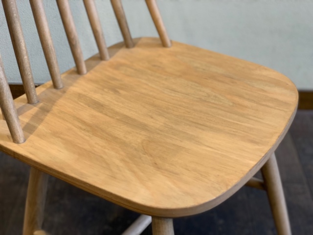 チェアのご紹介】人気の木製スピンドルチェアを3点ご紹介いたします