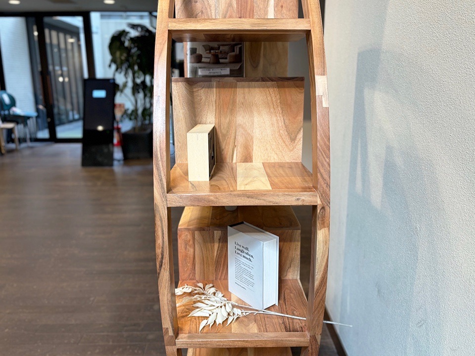 ブックケース】幾何学模様のような斬新なデザインのシェルフ