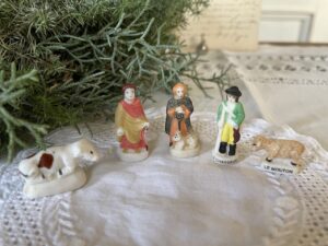 ガレットデロワ用 フランスヴィンテージ フェーブ Crèche 入荷しました