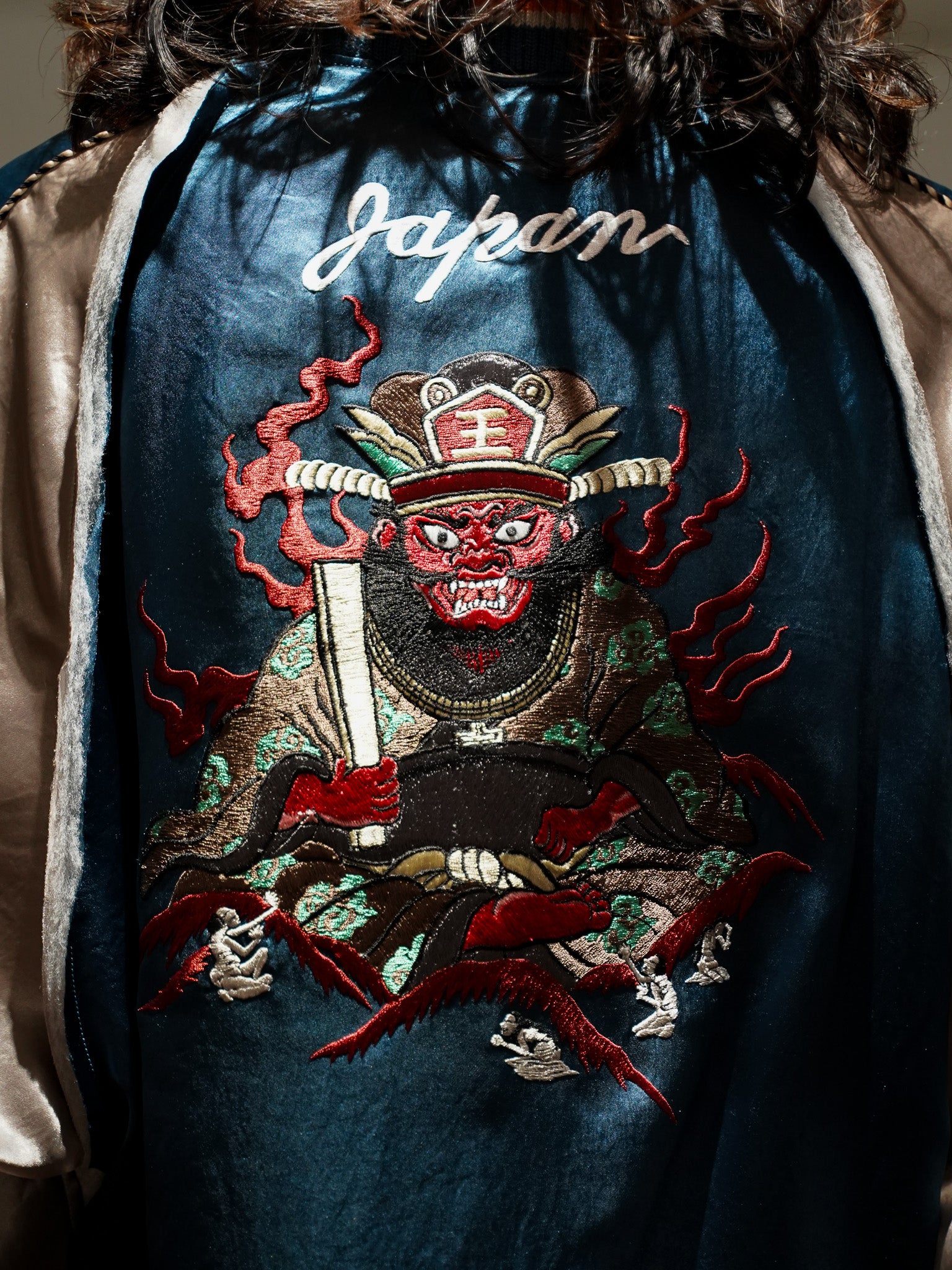 el conductorH CROPPED YAMA KING EMBROIDERED SOURVENIR JKT